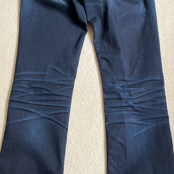 NWOT Silver Suki fit, Super stretch, mid-rise slim boot jeans. W28, L33 - Picture 9 of 11